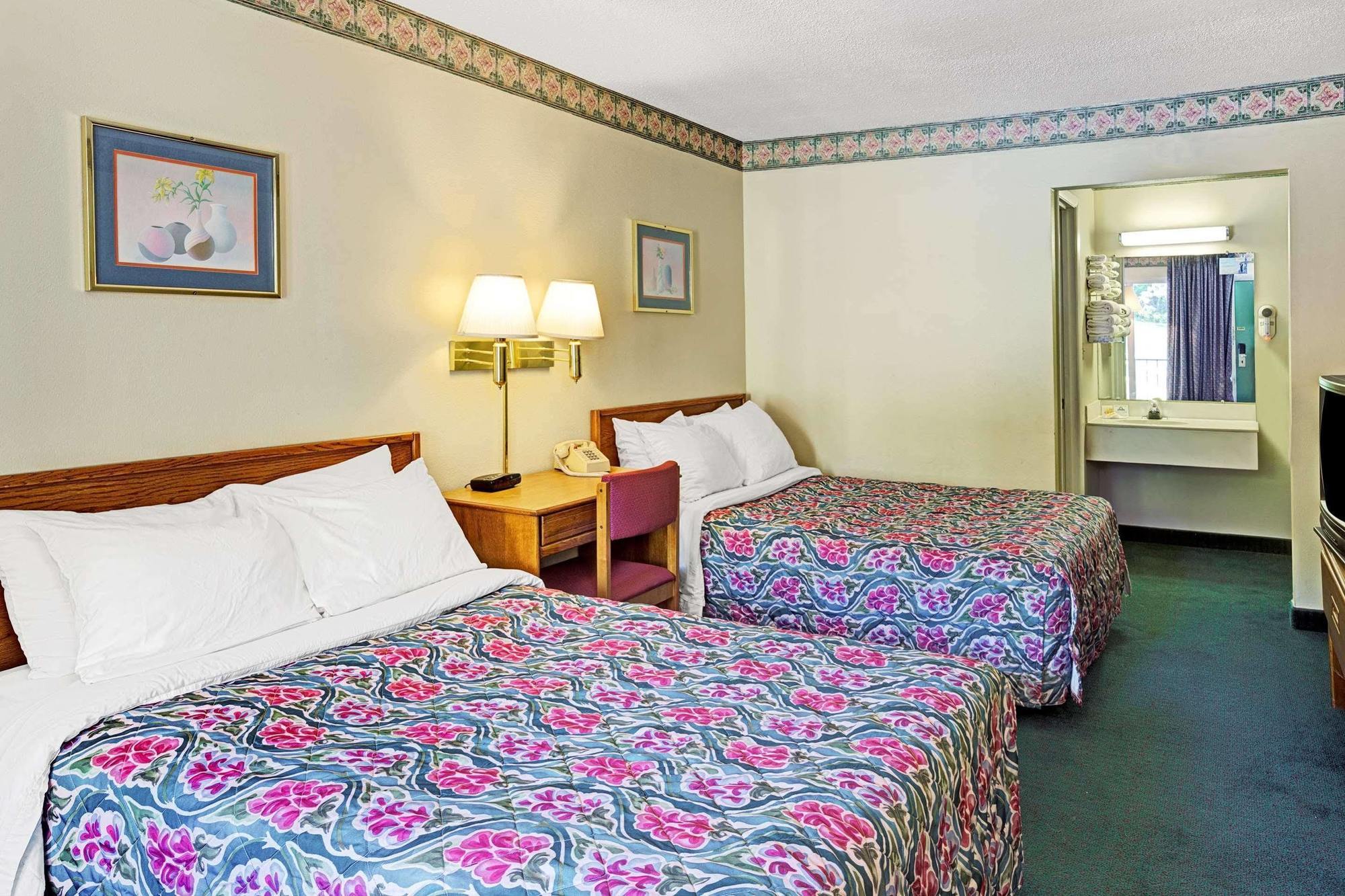 Days Inn By Wyndham Jellico - Tennessee State Line Esterno foto